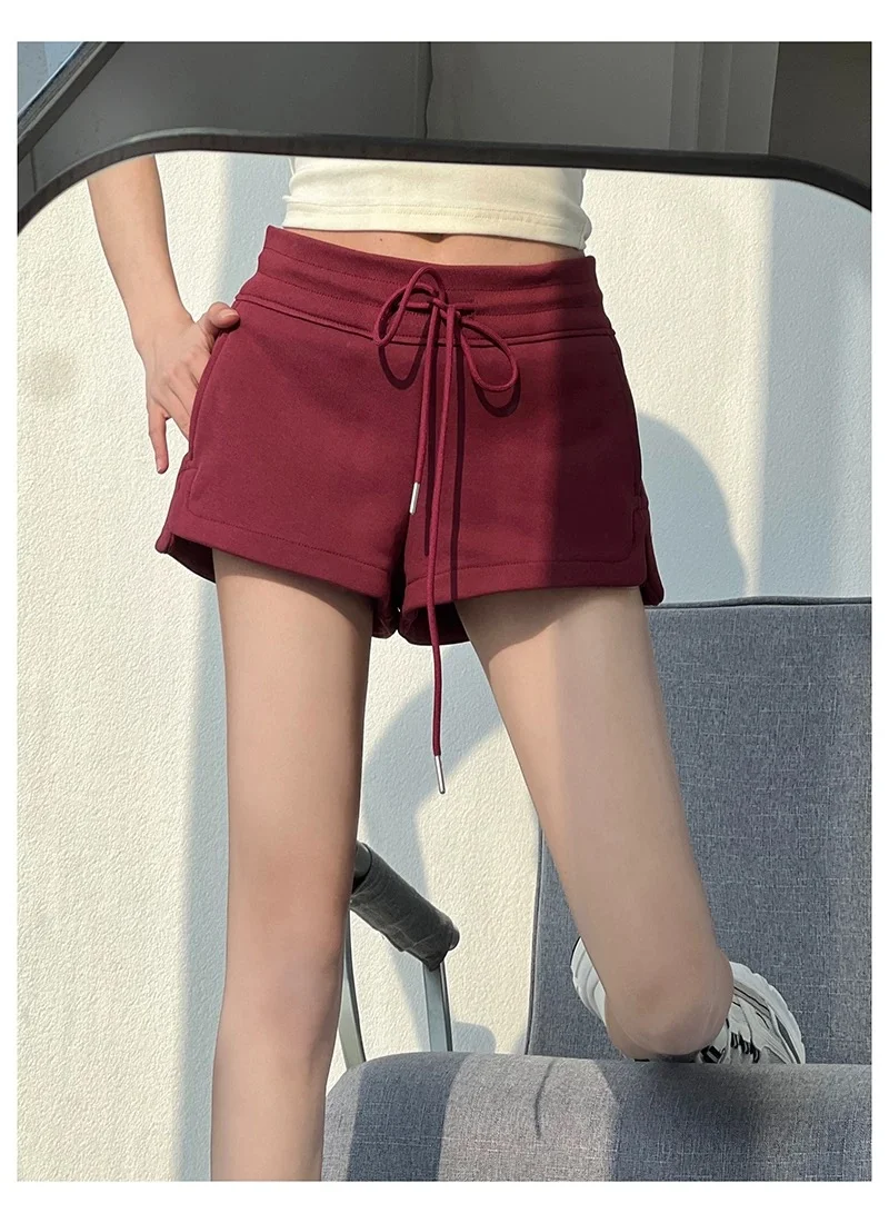 ?美式街头休闲运动短裤女 -时尚百搭舒适?