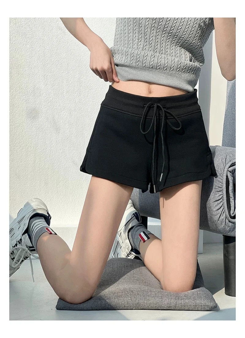?美式街头休闲运动短裤女 -时尚百搭舒适?
