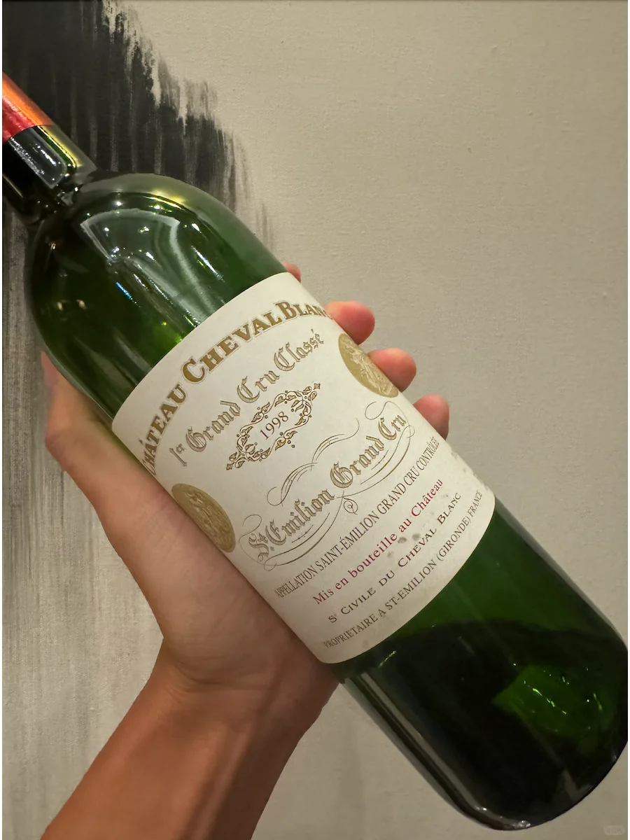 10万一瓶的葡萄酒到底什么味？