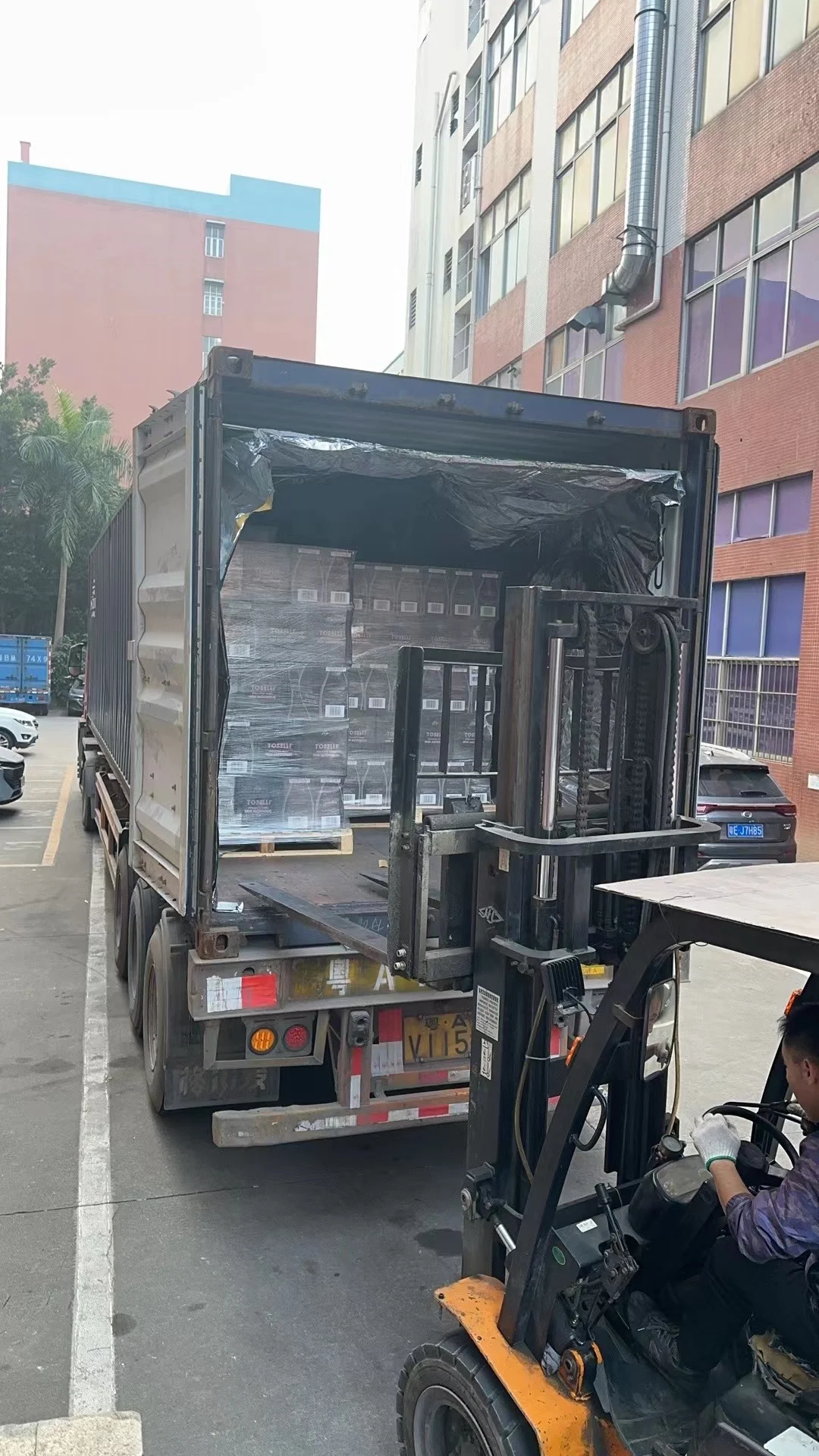 重生之我在小红书帮爸爸卖红酒?