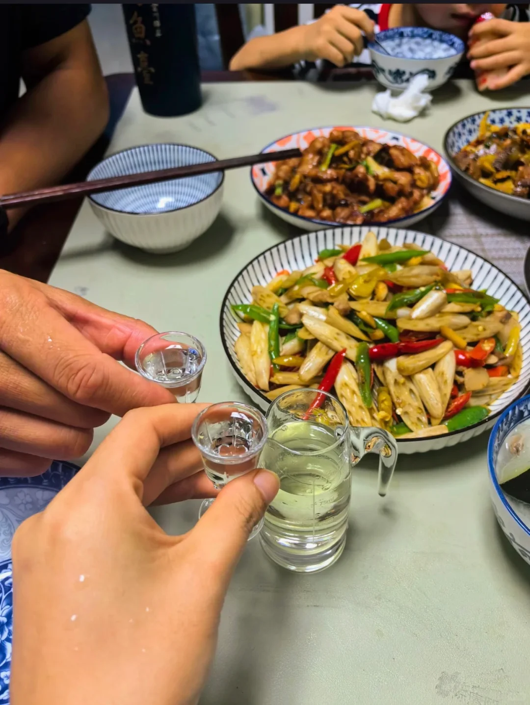 在茅台镇单位领导与酒厂老板心窝窝里最爱！