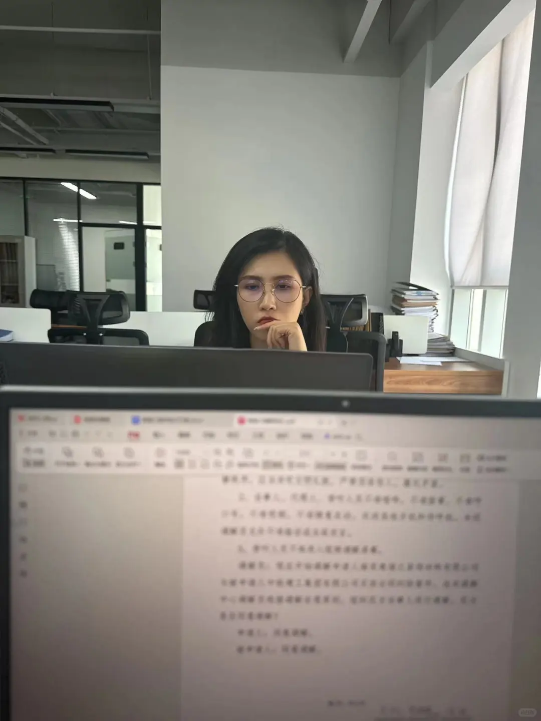 同事偷拍下的自己
