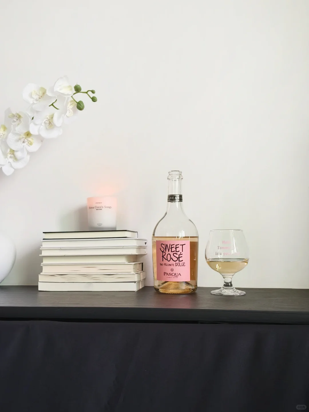 举杯 祝福妇女节快乐 ?