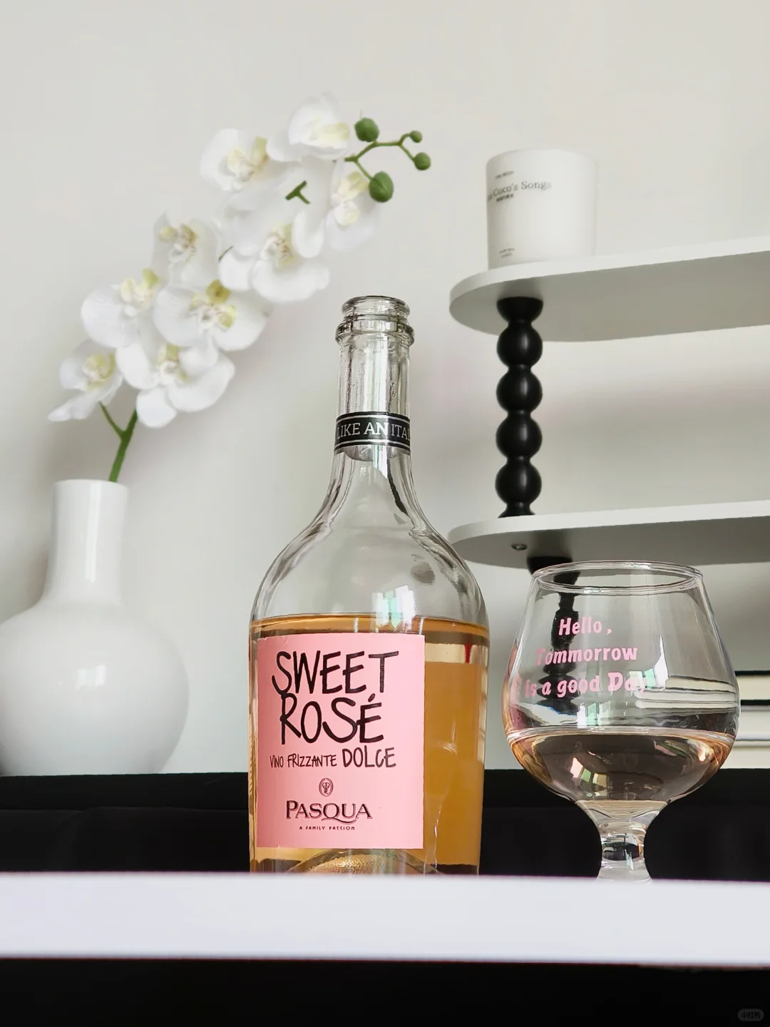 举杯 祝福妇女节快乐 ?