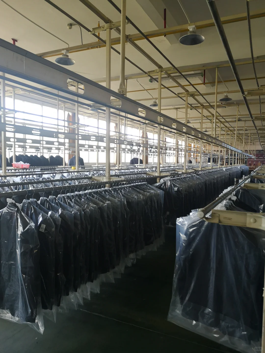 这里是专注企业定制服务的服装智造专家?