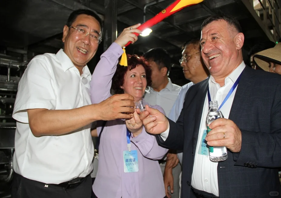 白酒品牌邀请驻华大使参观考察| 名人邀约