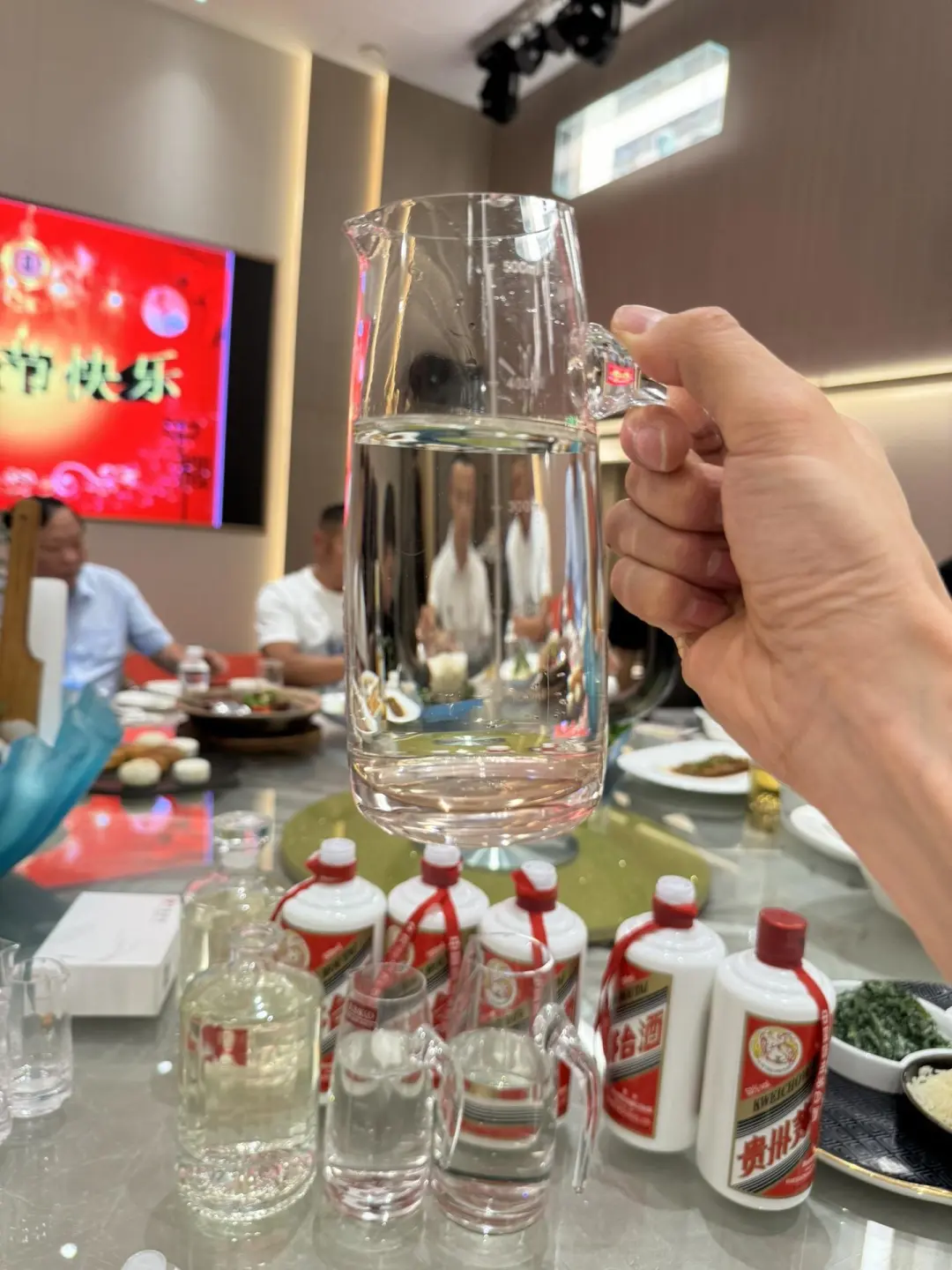百万身价的姥爷，居然喝的都是“ 商务茅台”?