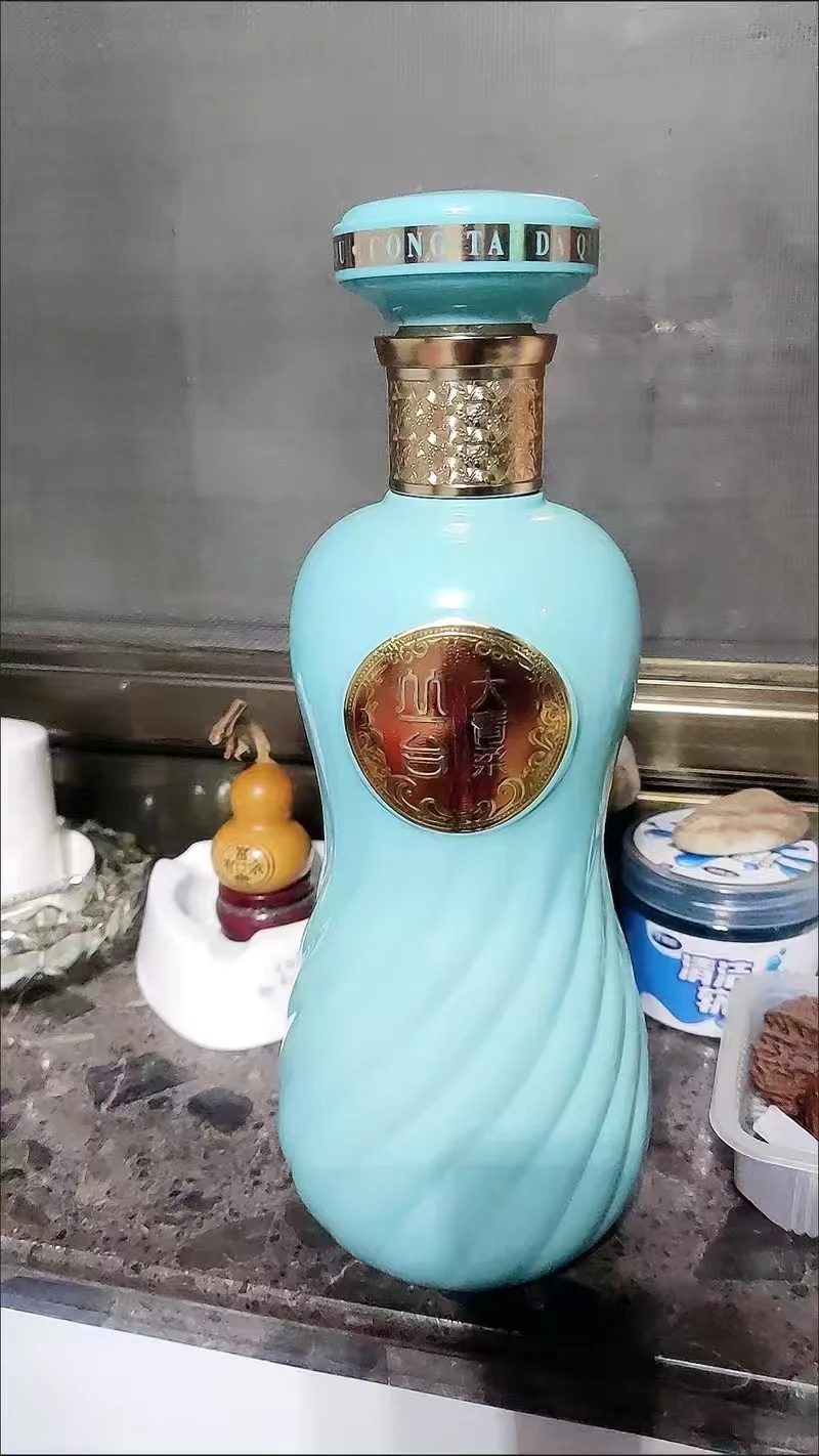 美得犯规的天蓝色小酒瓶！?