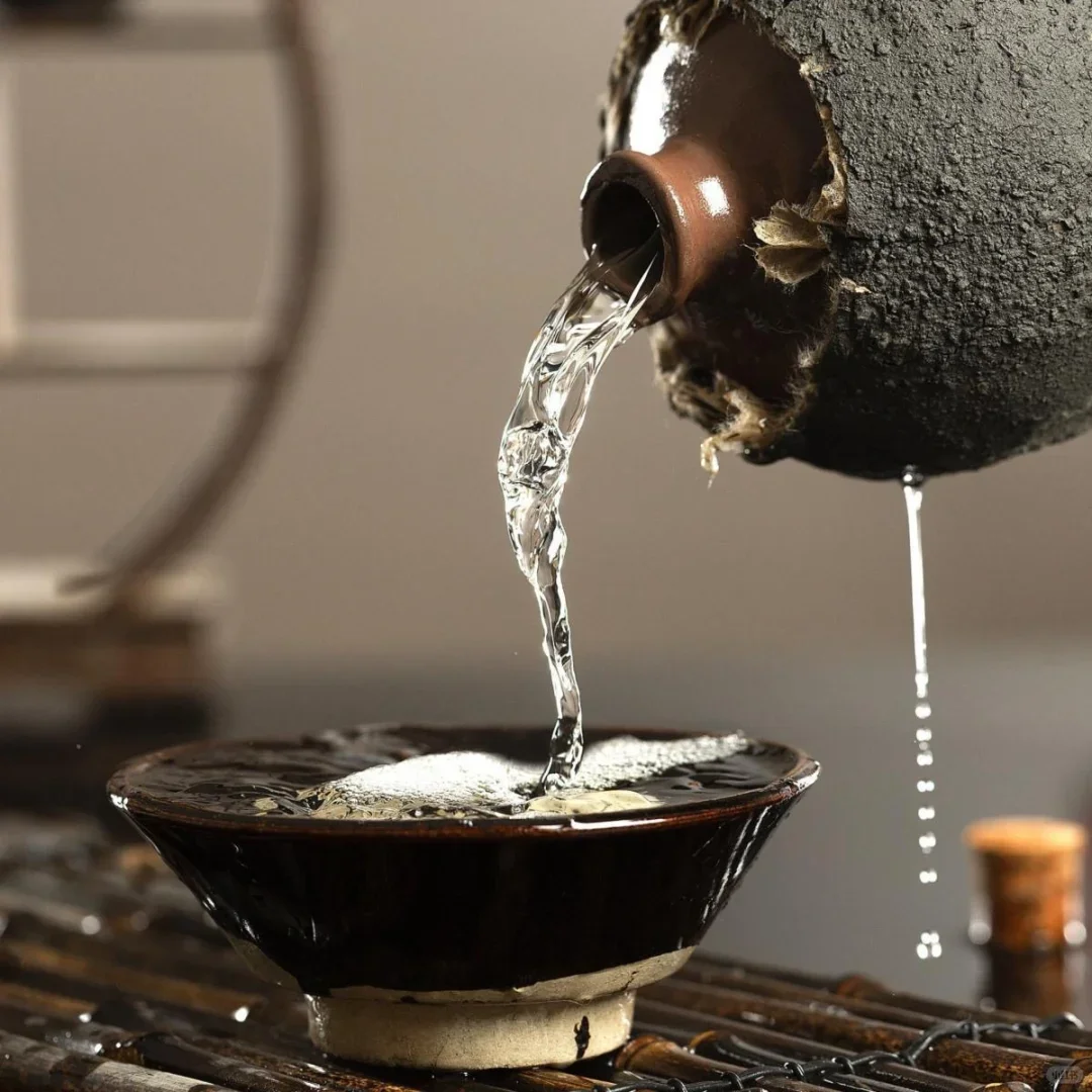 《为什么中国人送礼都喜欢送白酒》