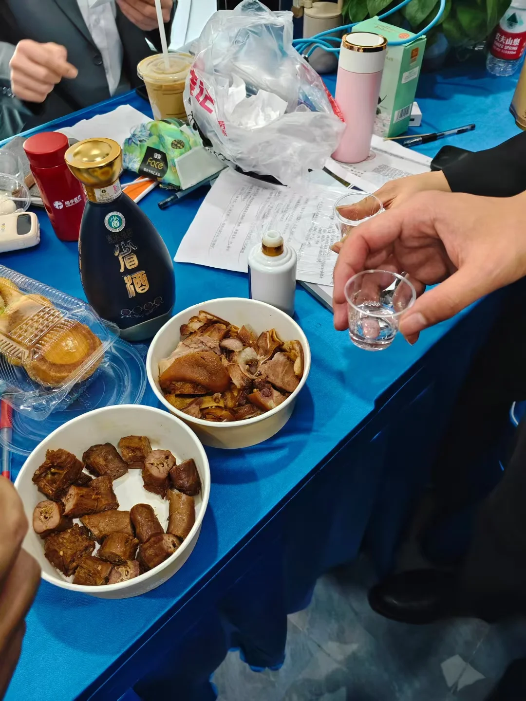 00后做省酒 一点都不省酒