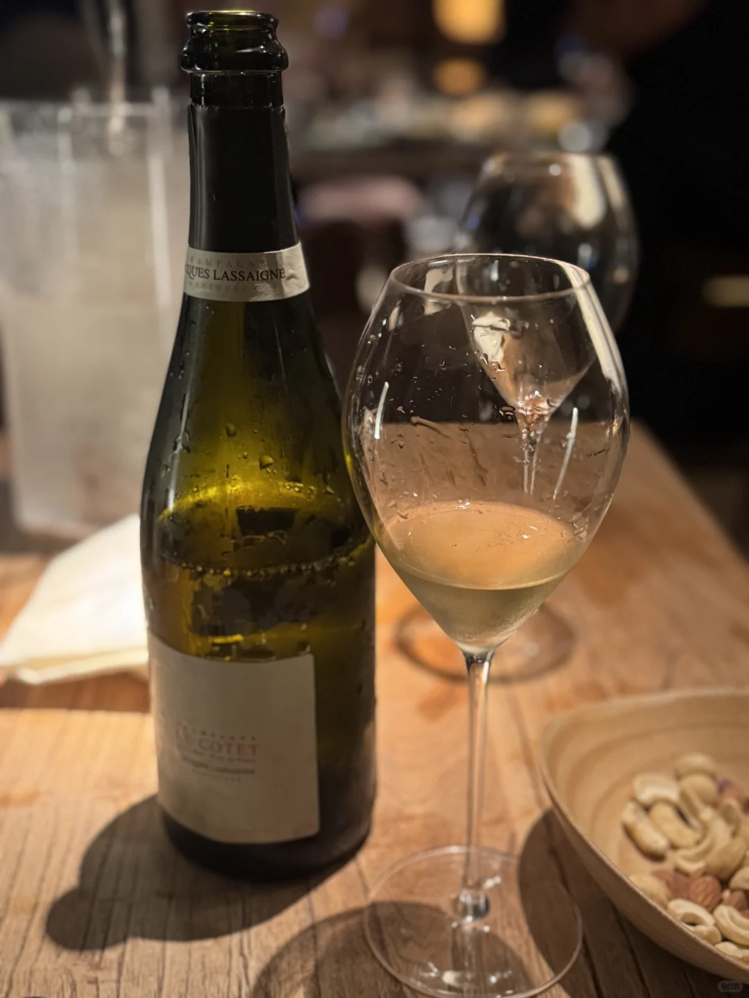 误入满厅客人都是葡萄酒专家的bistro