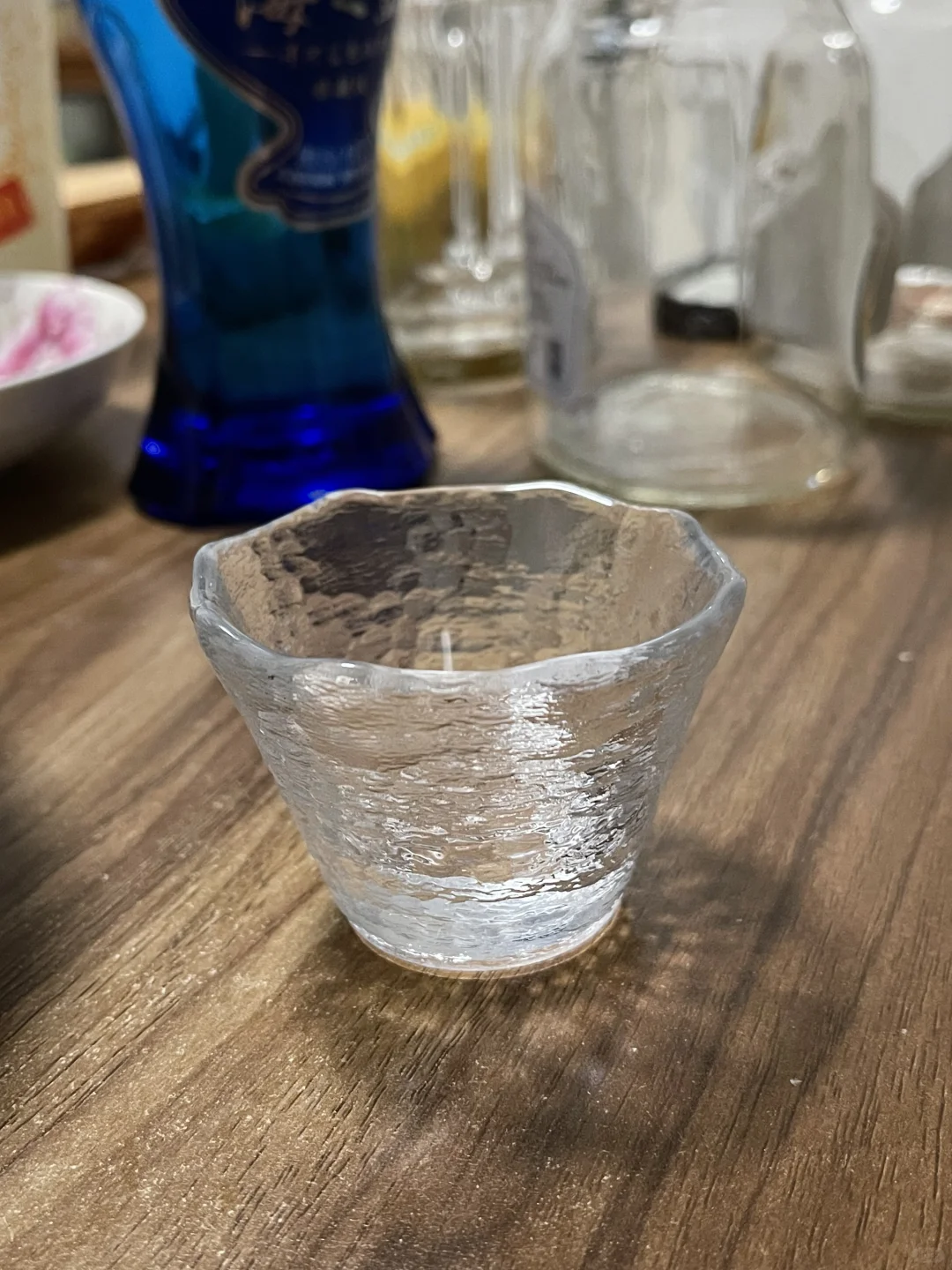 洋河求你长点心！走量酒入口难，股价拉不上去