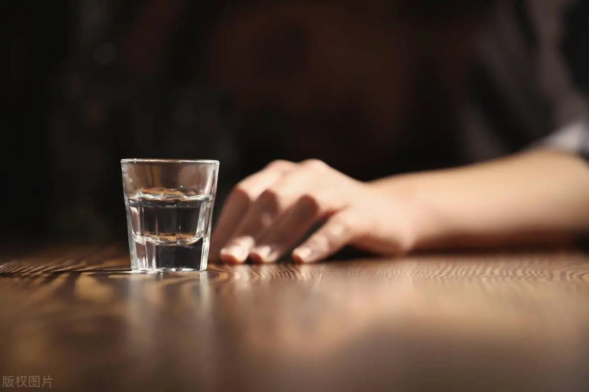 品鉴白酒：如何通过色香味触感知酒质？
