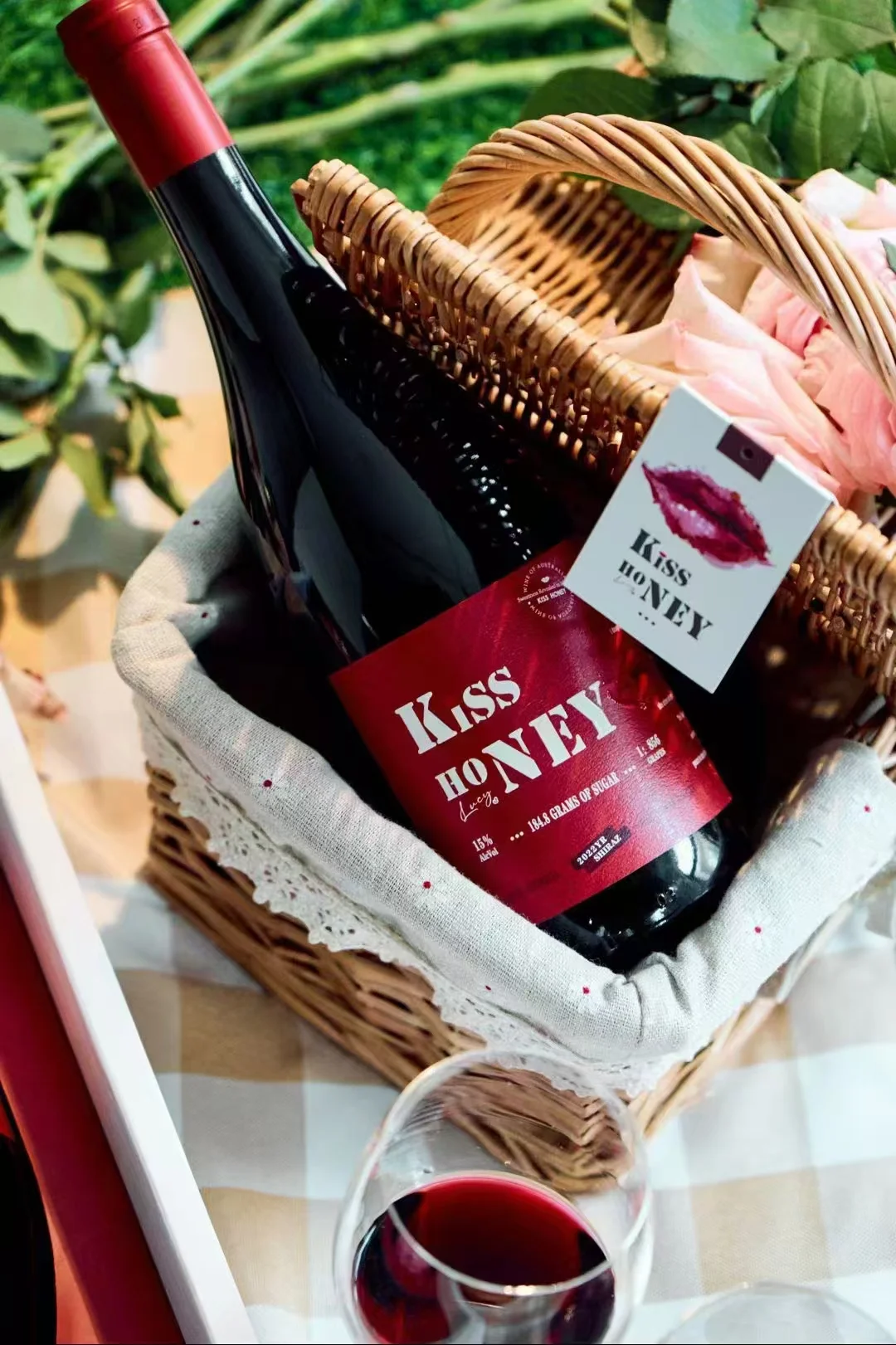 微醺浪漫之夜女生必看！教你喝出红酒高级感