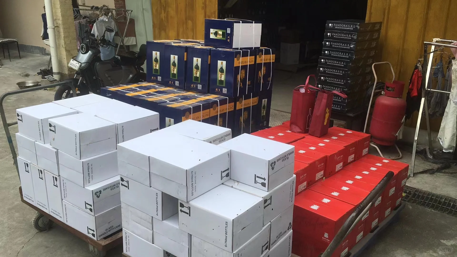 加盟商补货日常！今天聊聊为什么做酒行业？