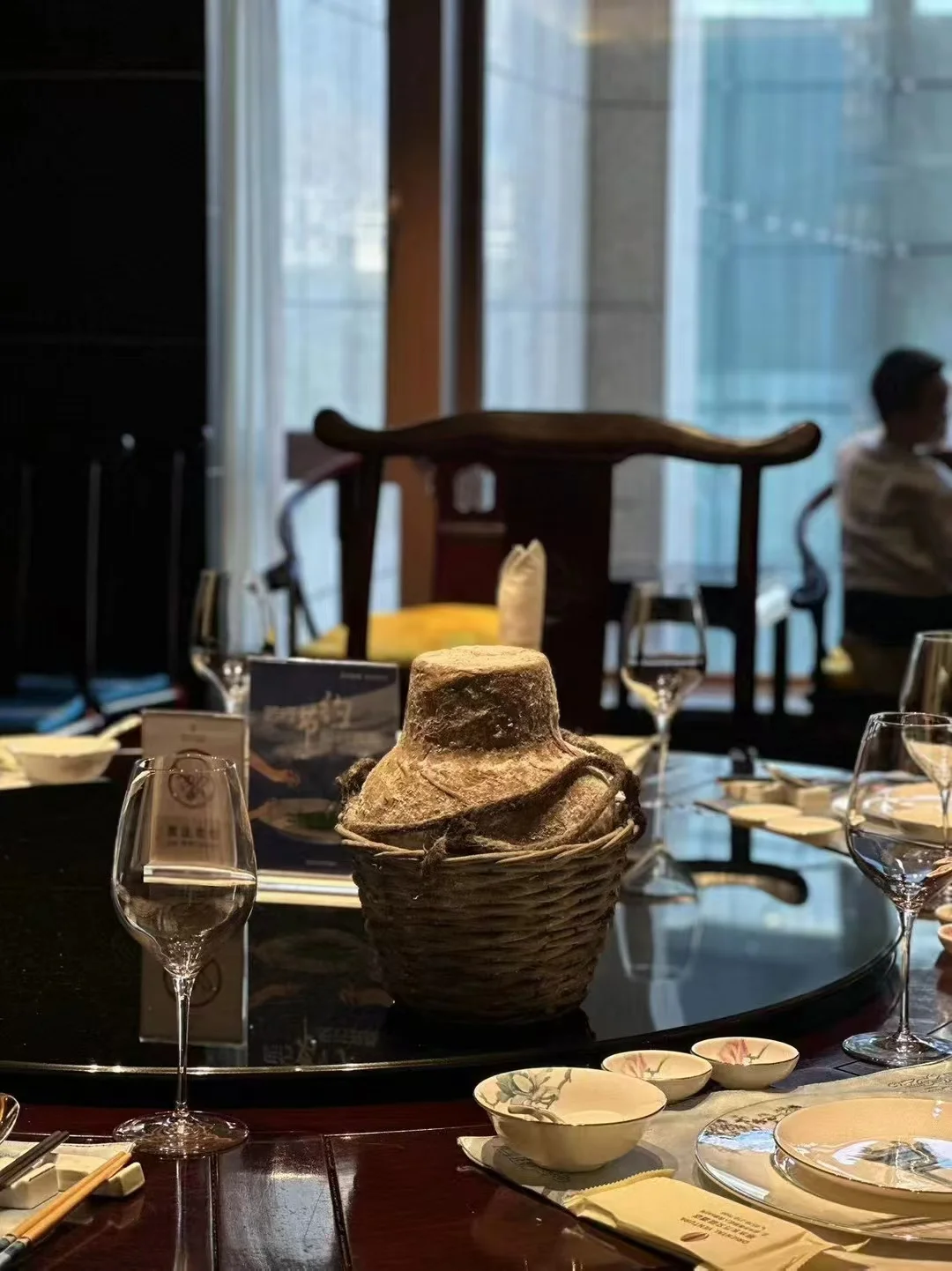 喝酱酒配矿泉水，背后的门道你知道多少？