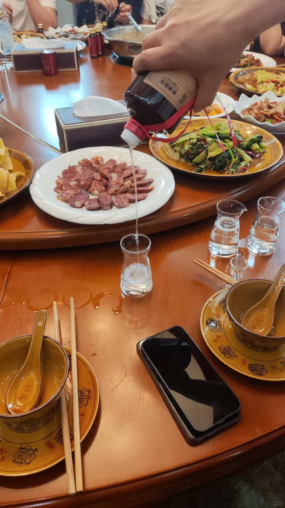 喝过那么多白酒，那白酒杯怎么选择合适呢？
