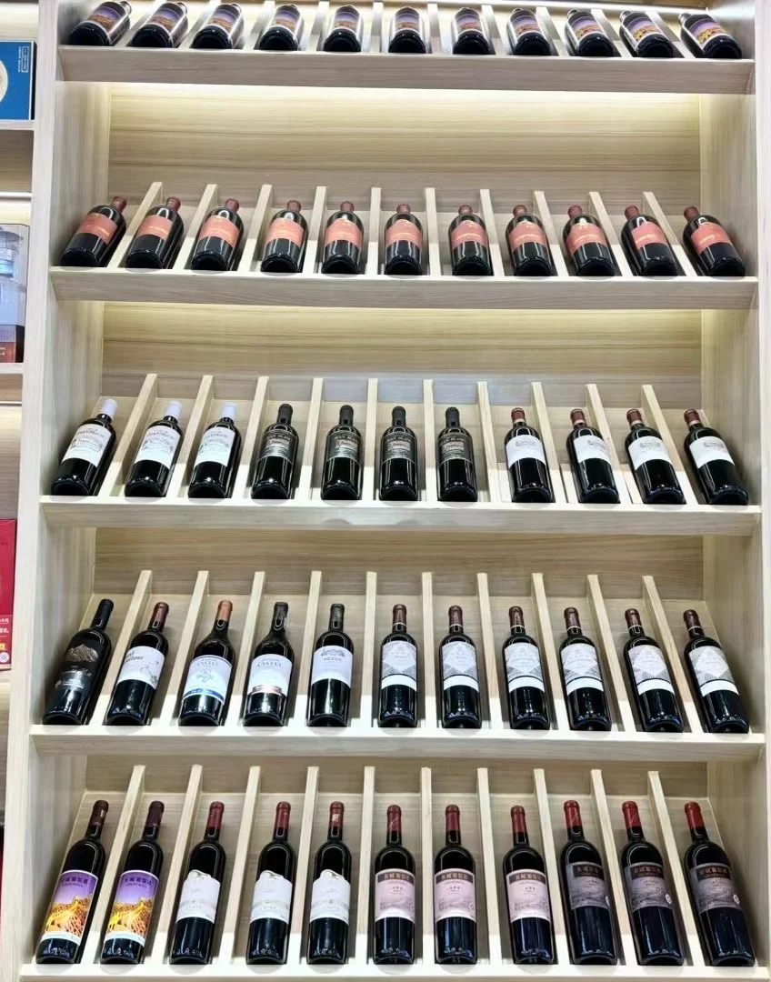 97年大学生不想上班选择开一家烟酒店