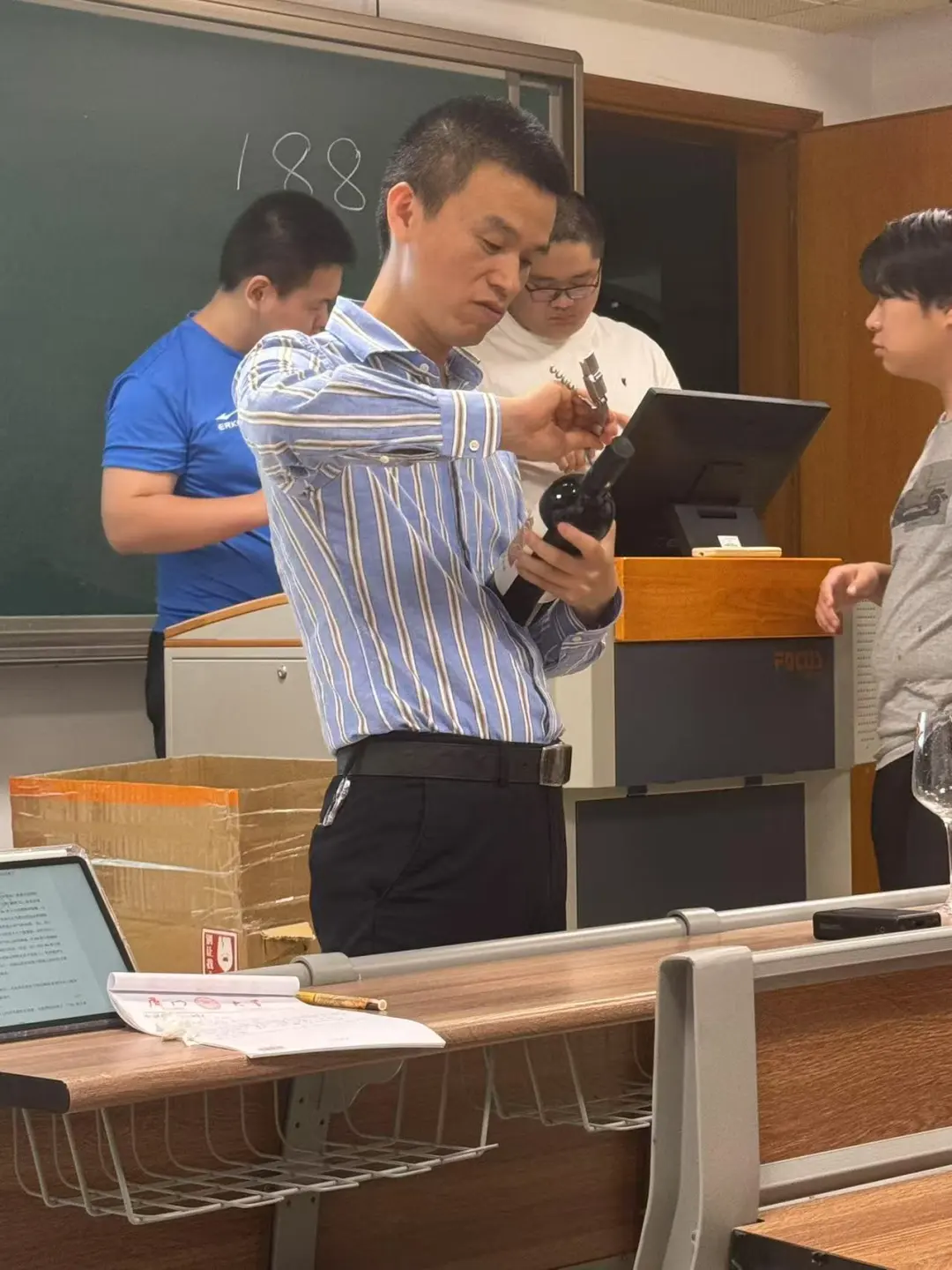 厦门大学的葡萄酒品鉴课? 太绝啦！
