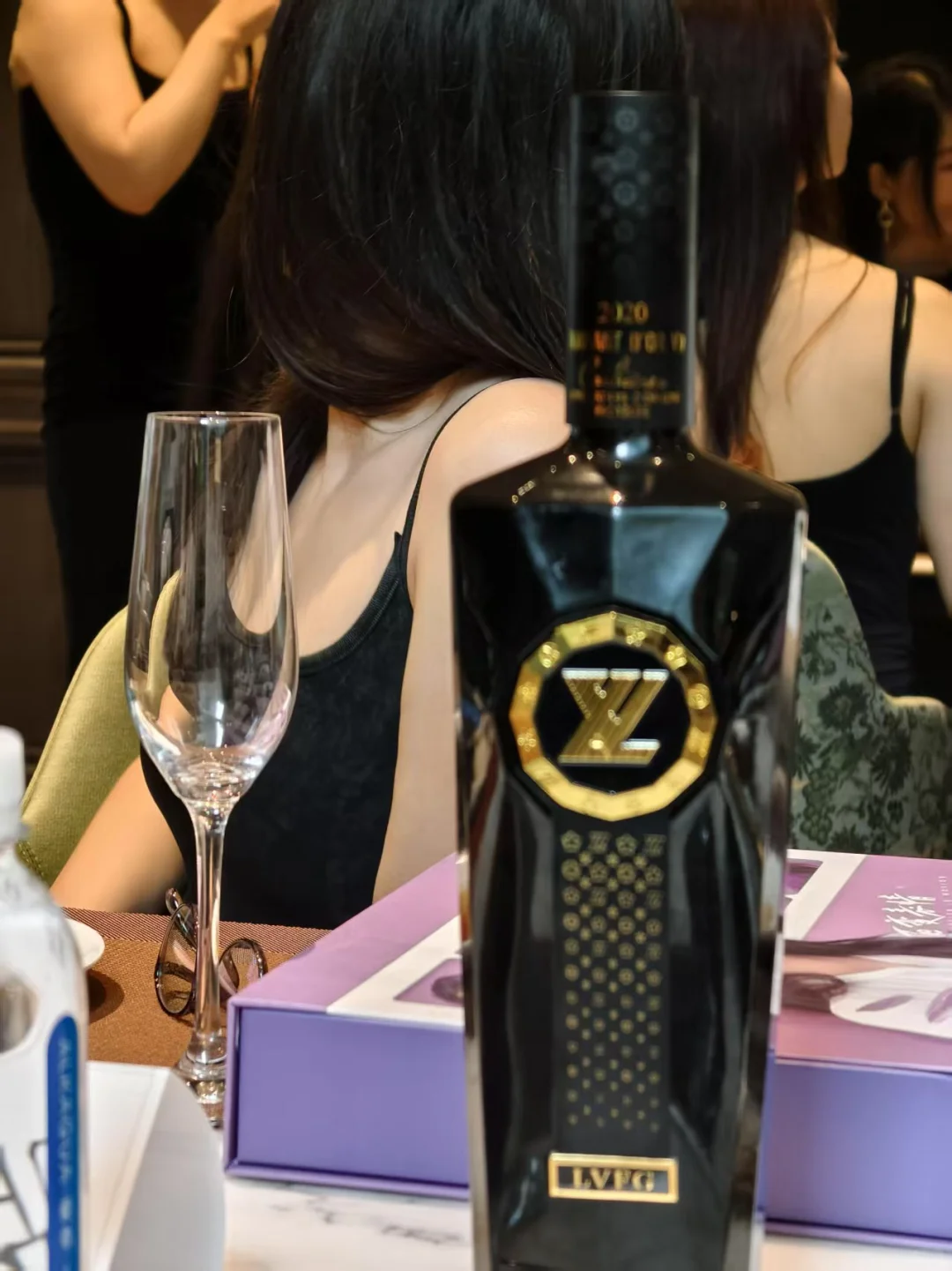 路易威登✖️宾利｜浪漫品酒