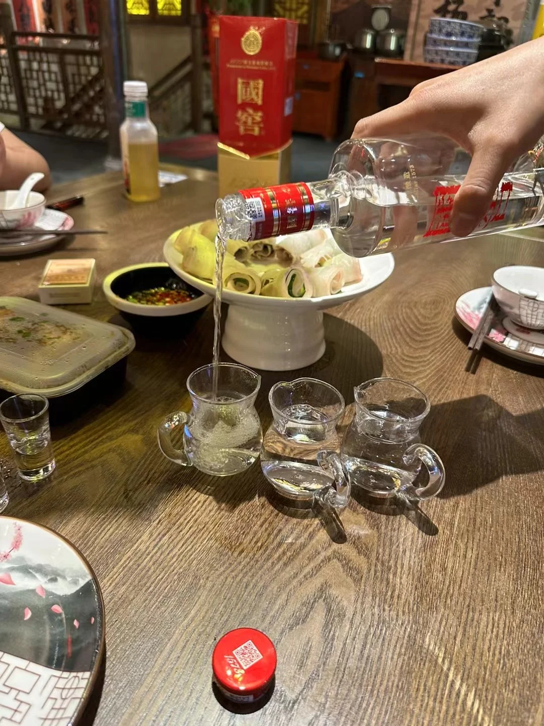 今天的局喝的是国窖1573