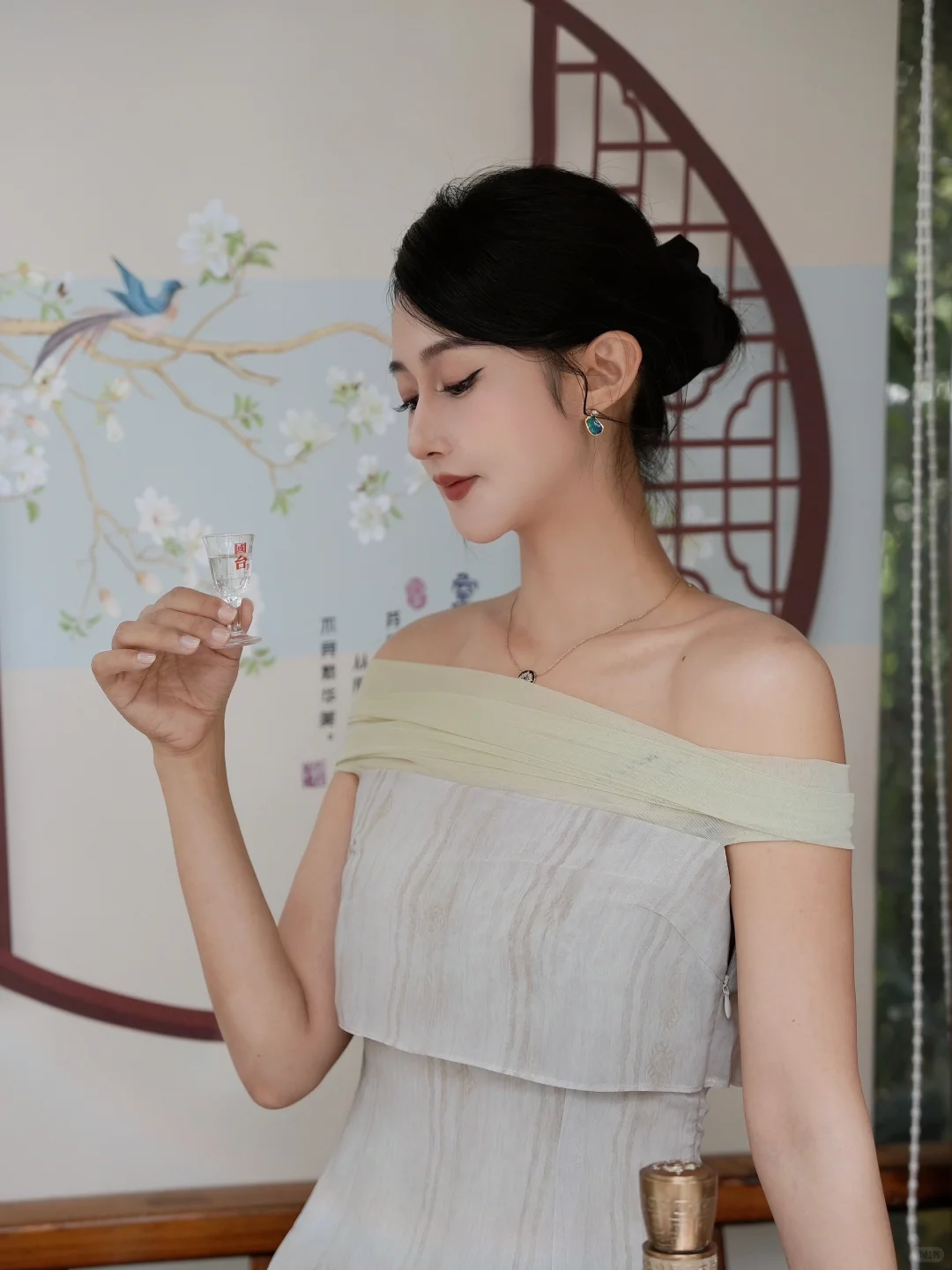 ?凉亭小酌，与国台十五年的新中式浪漫