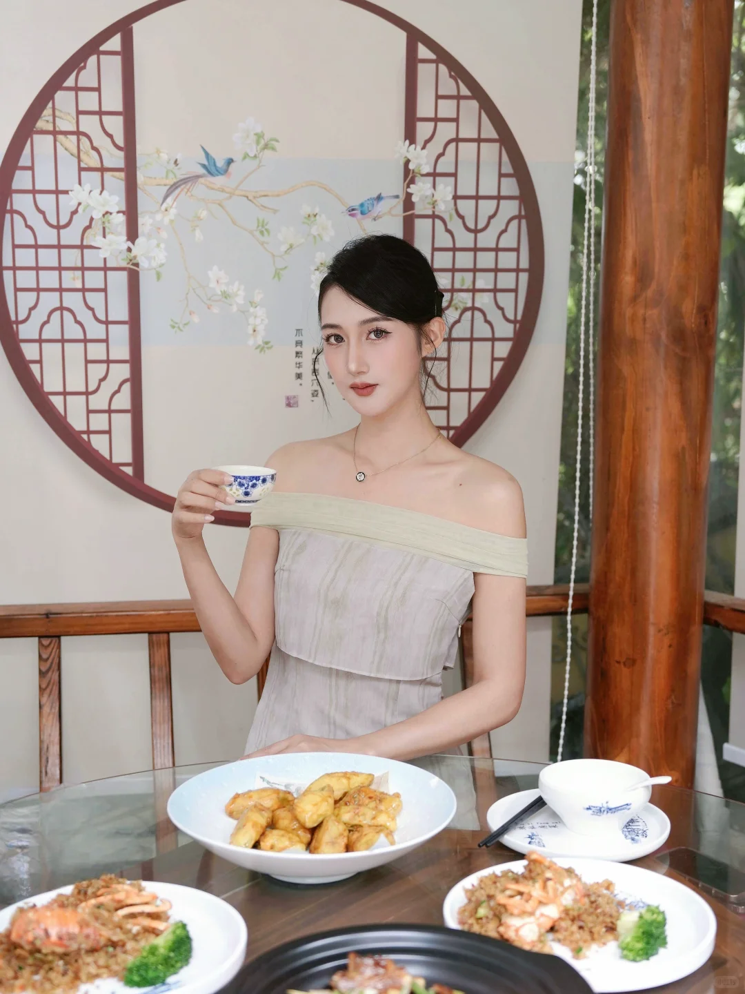 ?凉亭小酌，与国台十五年的新中式浪漫
