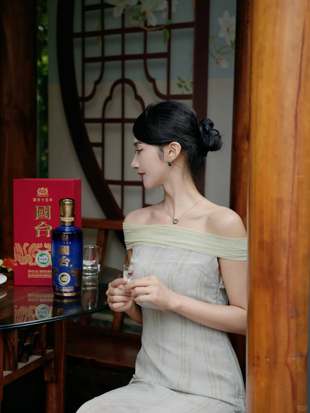 ?凉亭小酌，与国台十五年的新中式浪漫