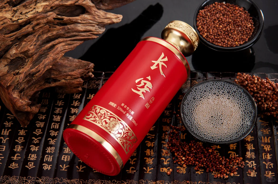地质青年酿艺，用?白酒回忆时间
