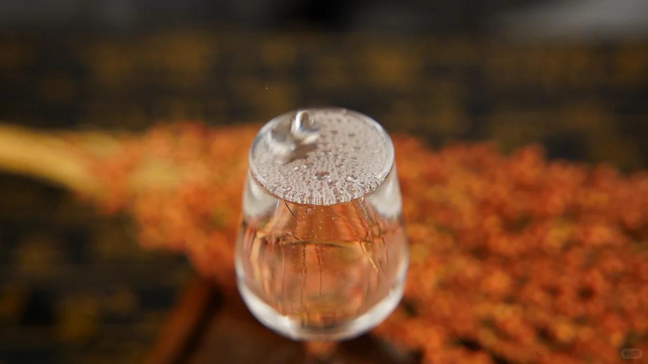 不同角度看白酒酒花