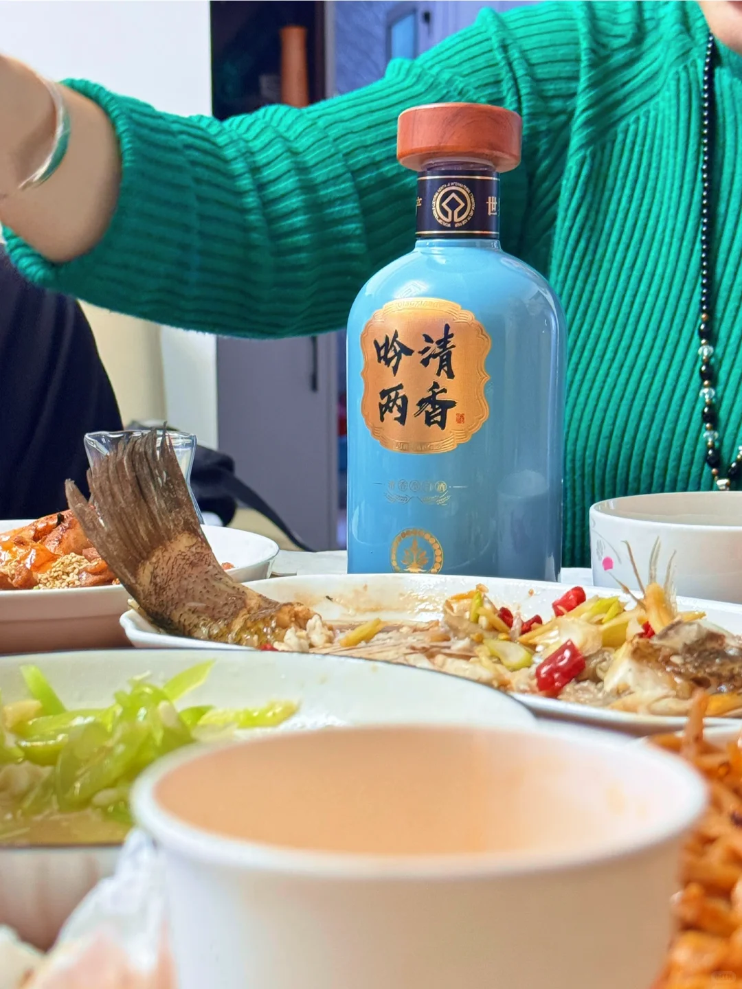?正在吃饭呢！我爸叫我再去买一瓶⁉️