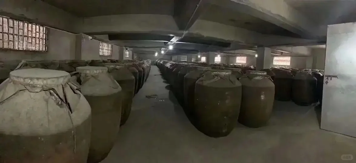 藏不住了❗酒库邂逅的时光佳酿，一口就沦陷