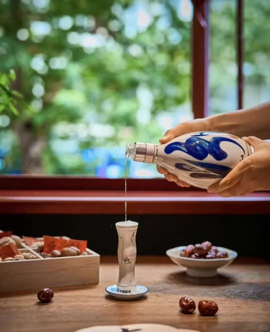 遇见一坛好酒，遇一人共度余生