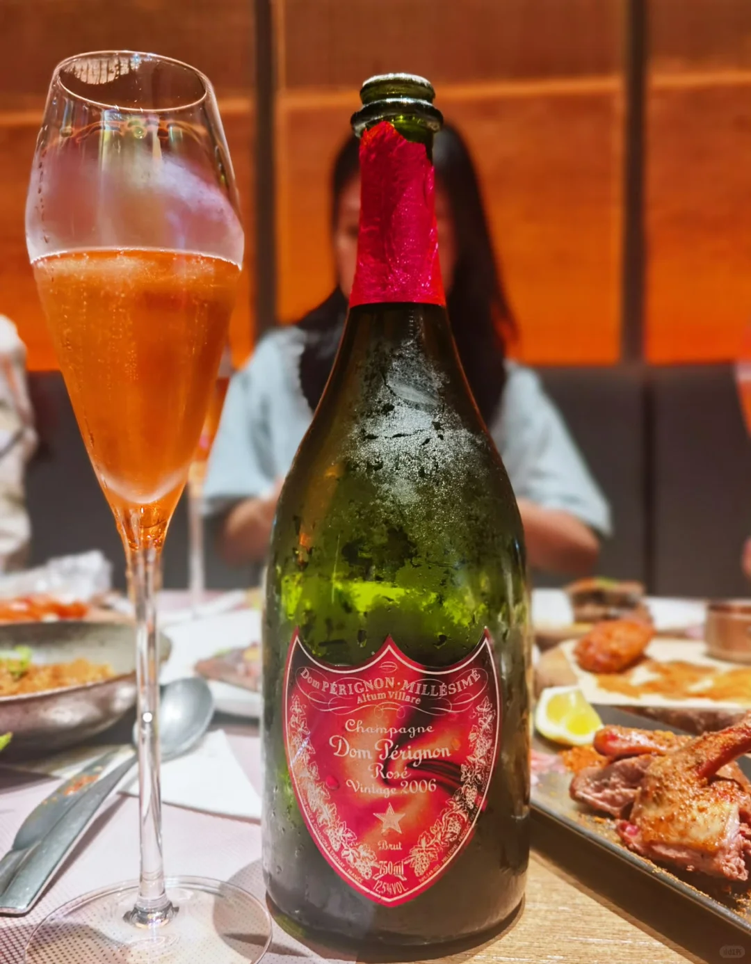 夏天，哪些葡萄酒冰镇以后更好喝（底层逻辑