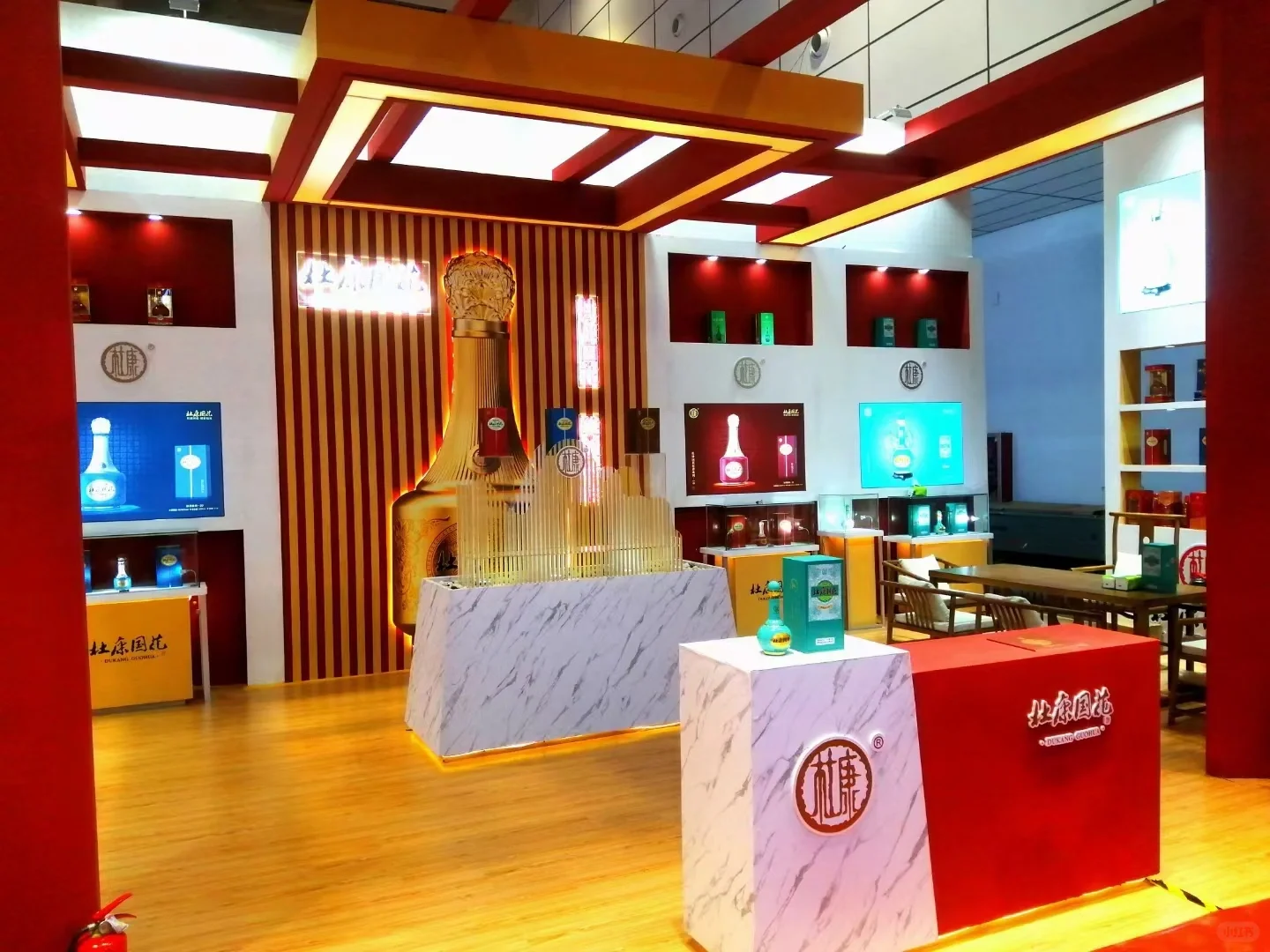 一天施工时间完成的展台