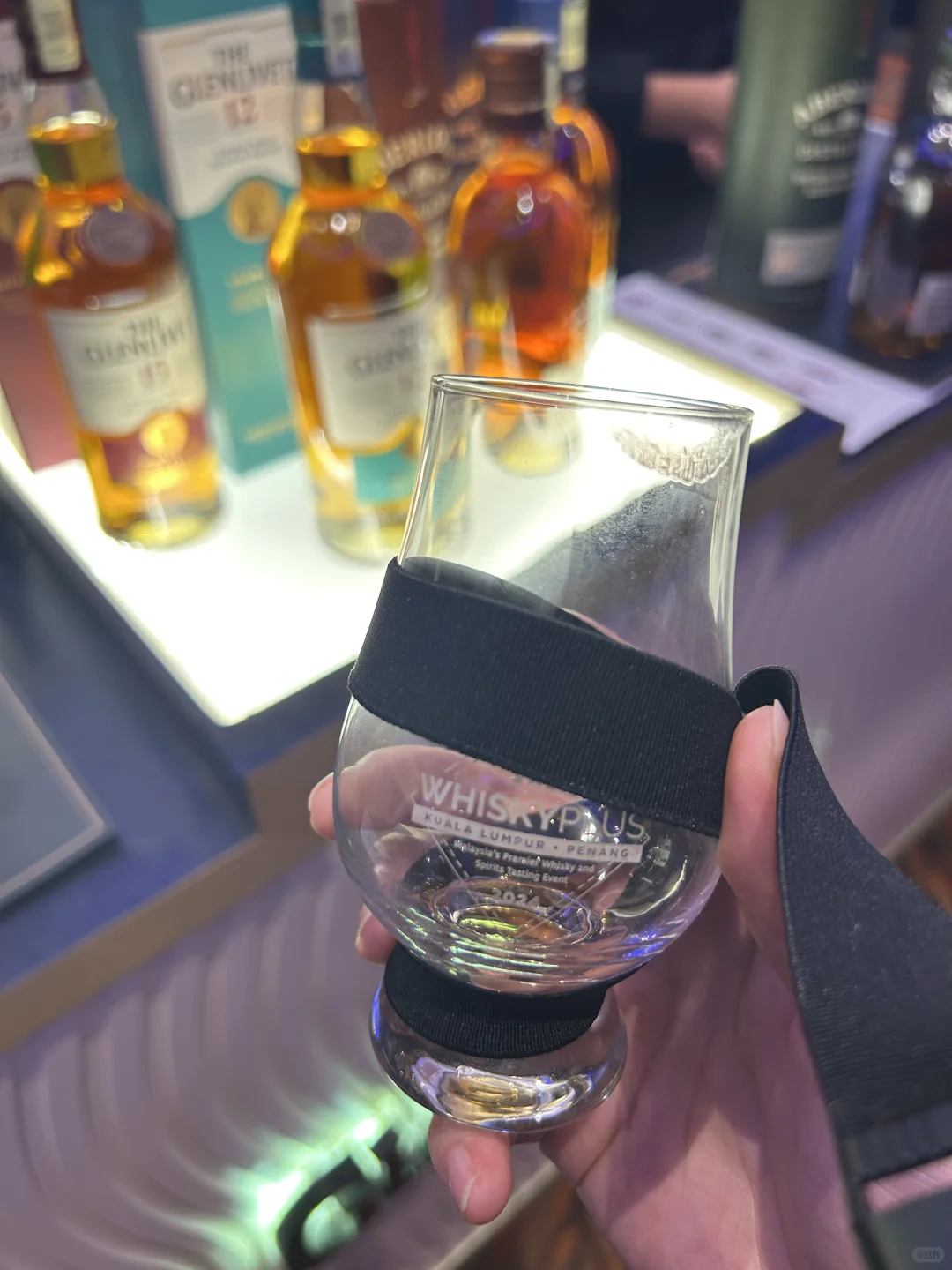??一年一度whiskey plus 真的可以爽爽喝
