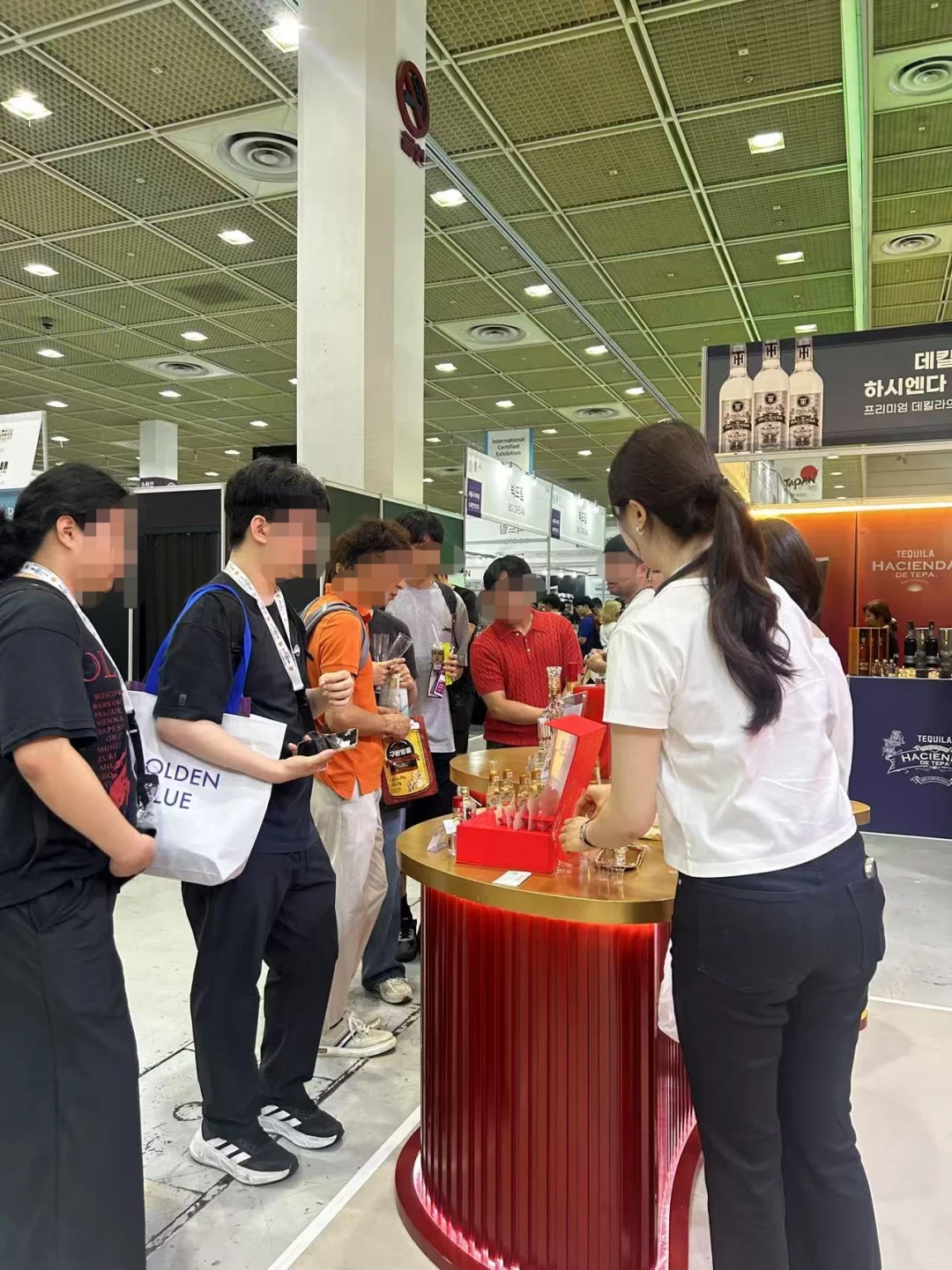 首尔酒博会人潮汹涌