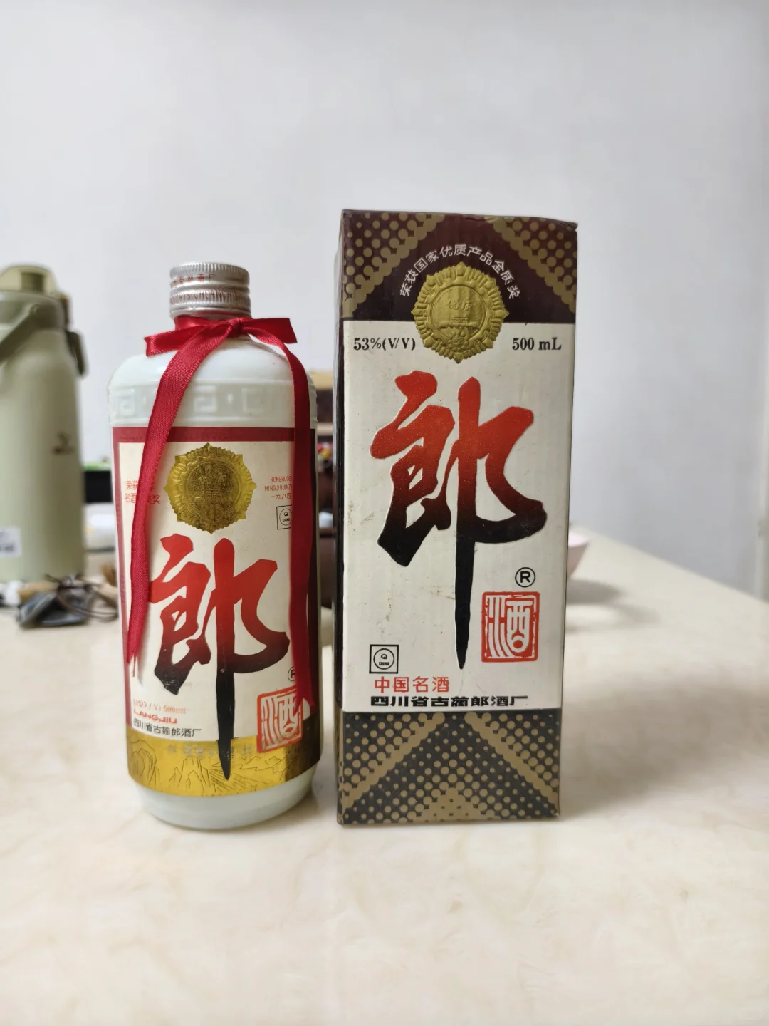 搬家从老妈的床底下搬出这么多老酒