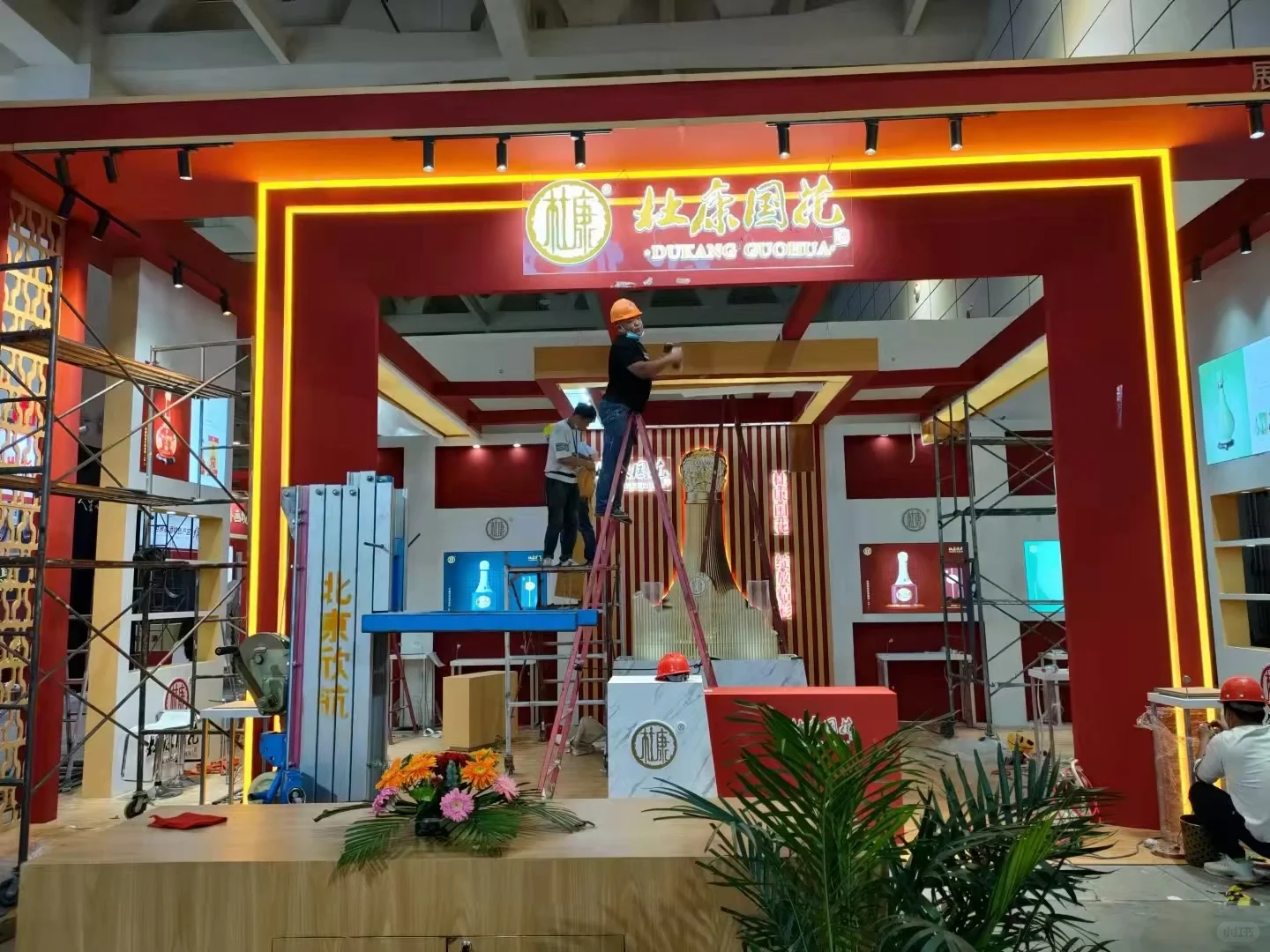 一天施工时间完成的展台