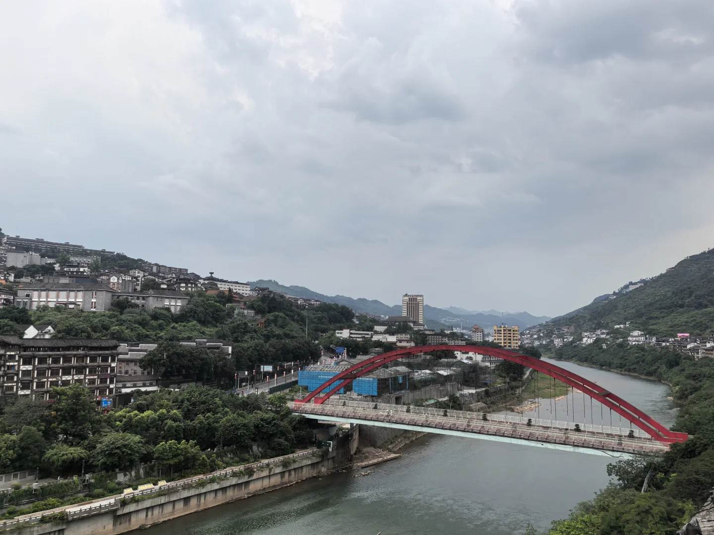朝“圣”之旅：一杯酒里品千年