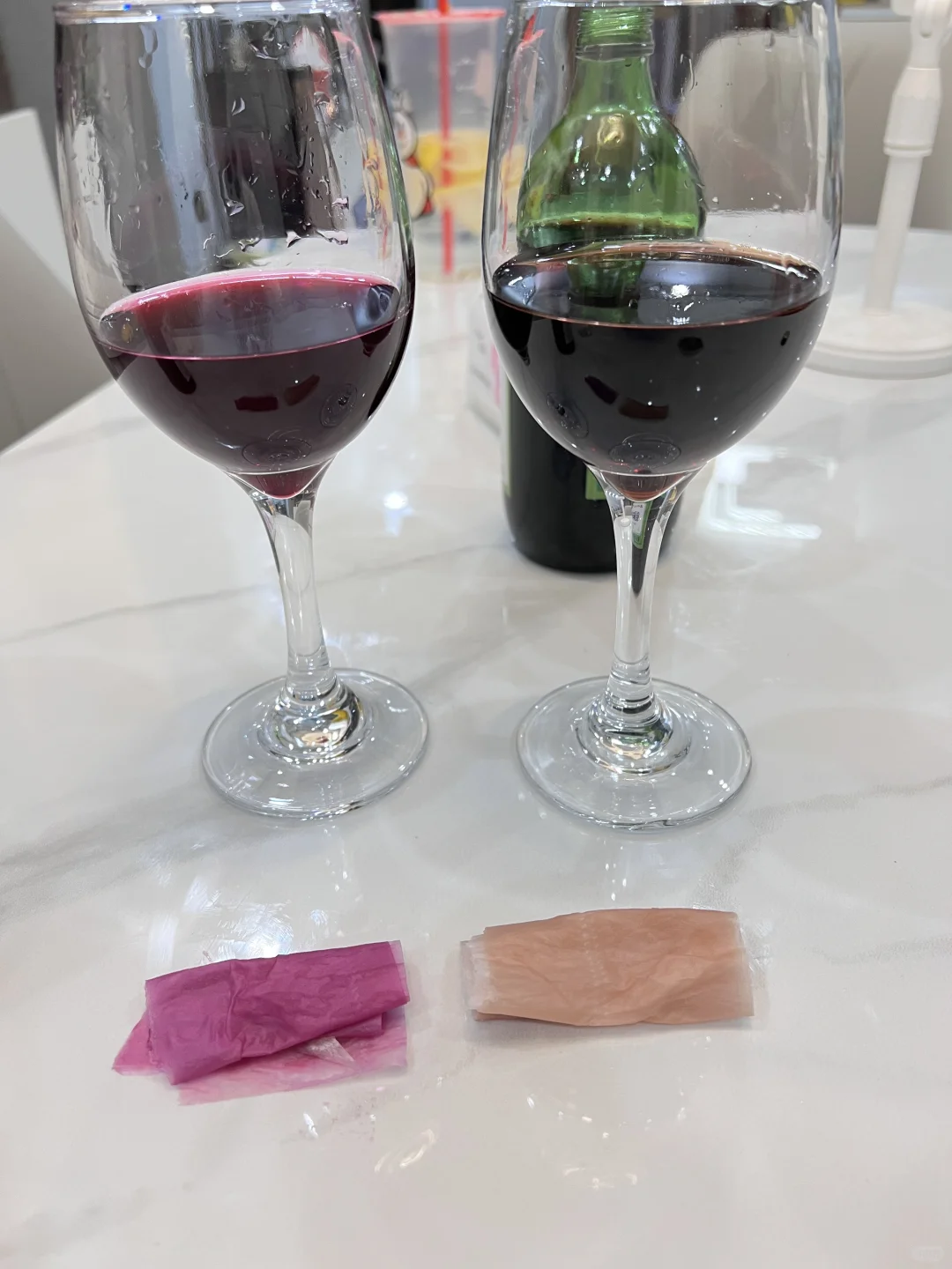 看得出来这两种葡萄酒的区别吗