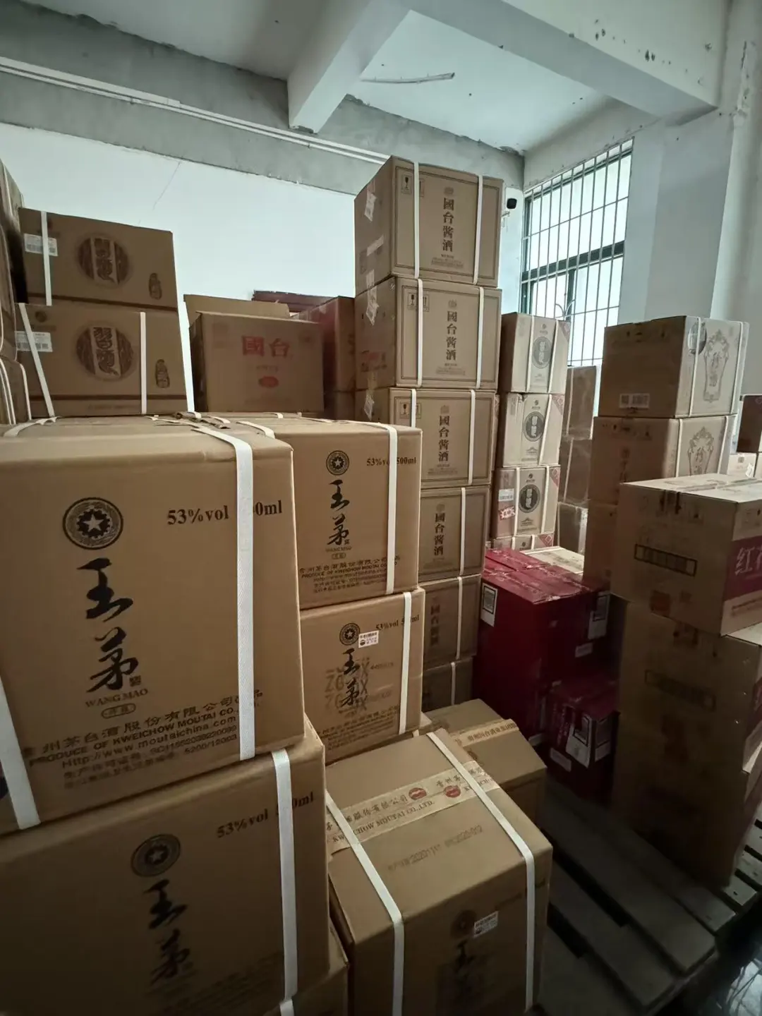 现在到底应该怎么卖酒啊，根本卖不出去