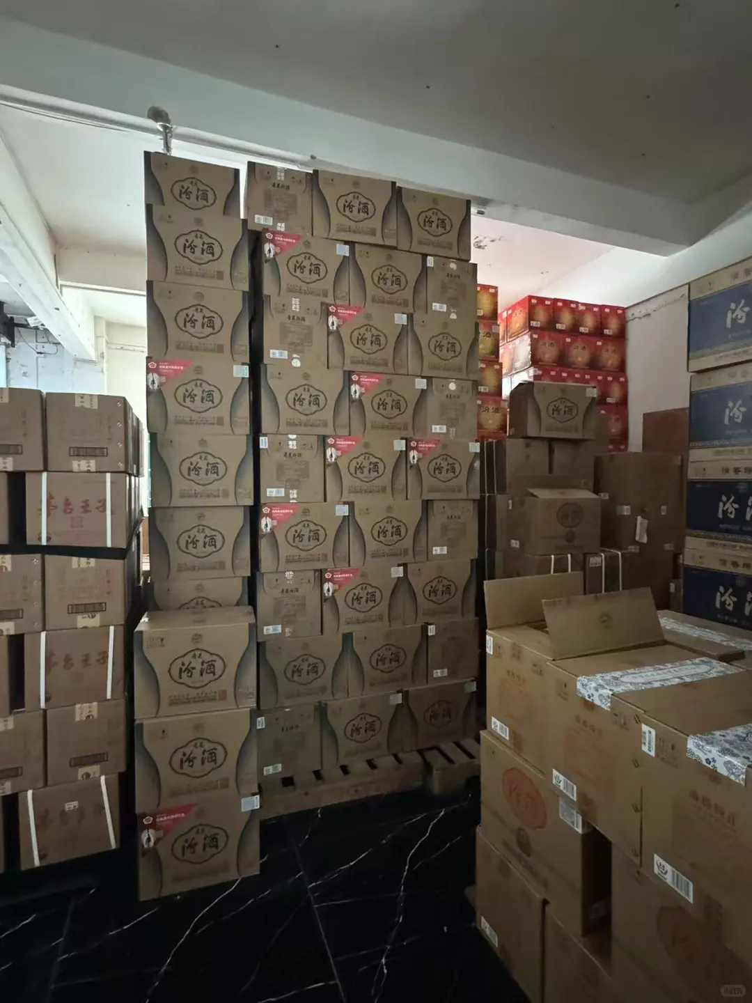 现在到底应该怎么卖酒啊，根本卖不出去