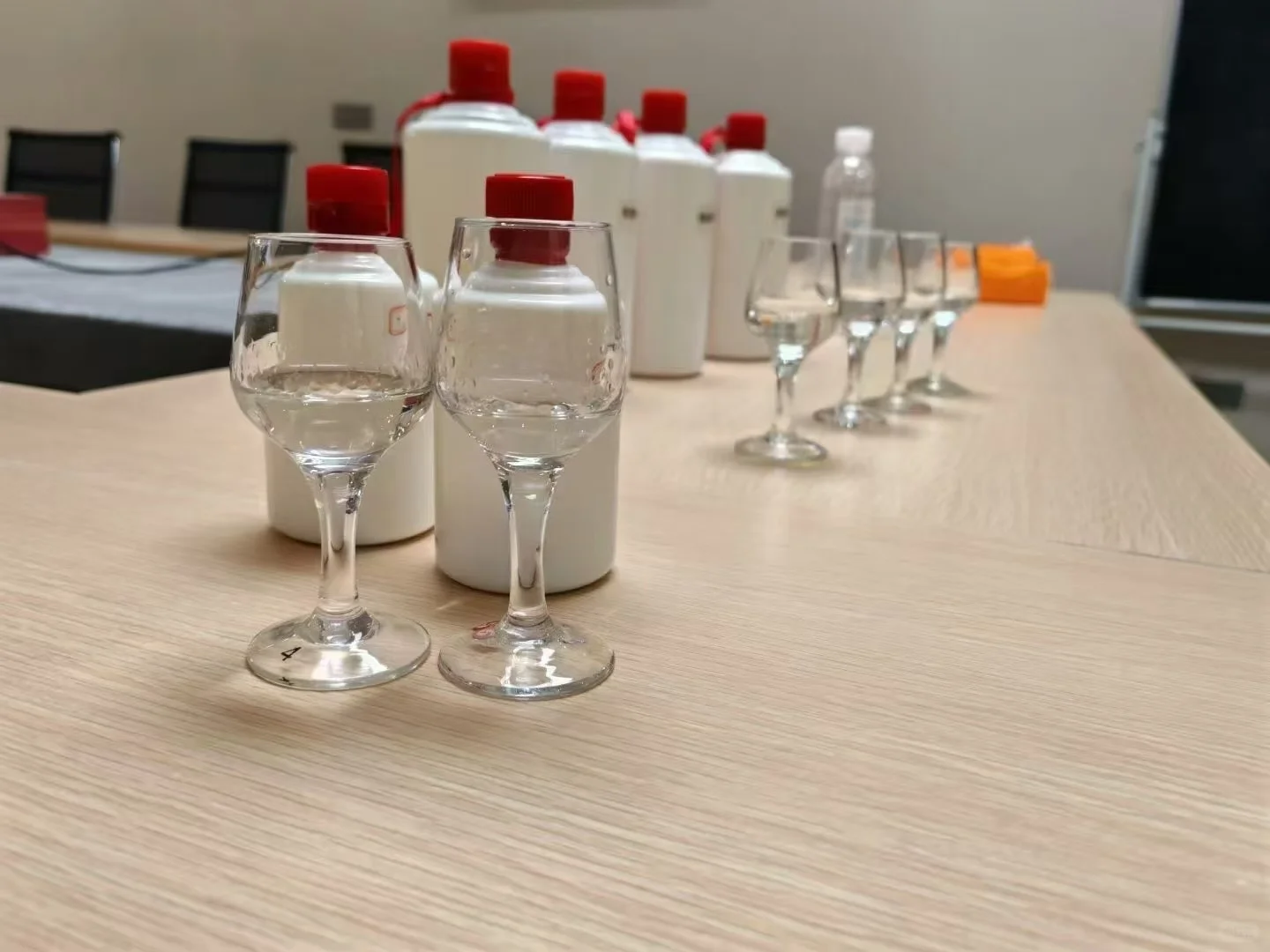 为什么要早上品酒？