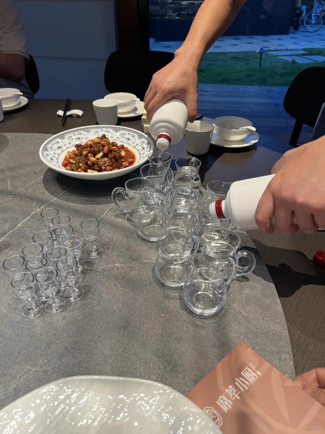 同一箱酒喝出不同口感？三个细节决定酒味差