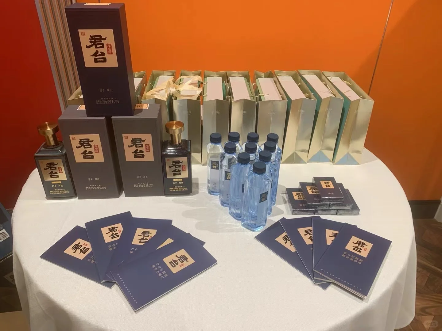 君台厚酱酒，谁喝谁知道