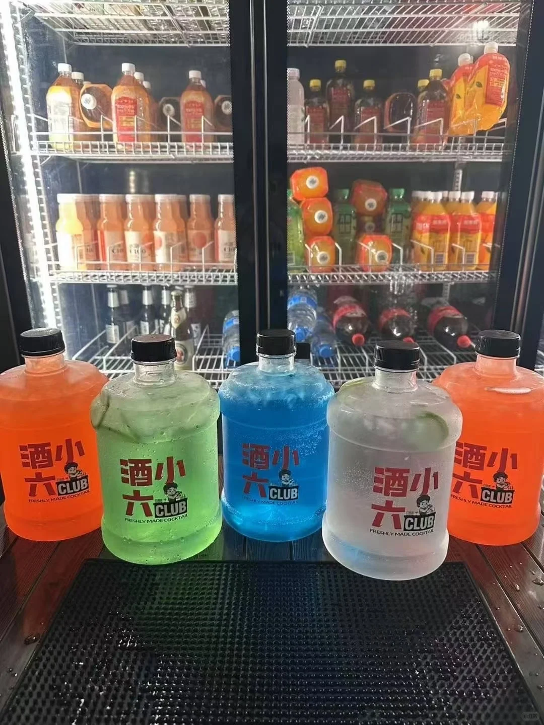 05后创业人，爆肝研究软加盟线上鸡尾酒