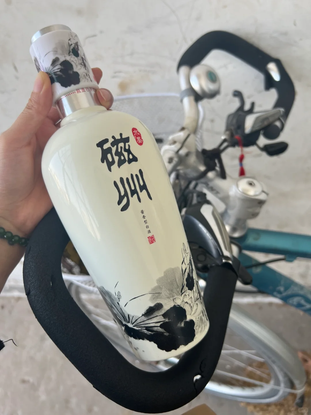 像吃夹心饼干一样，每一口都是浓浓的酒香回味！