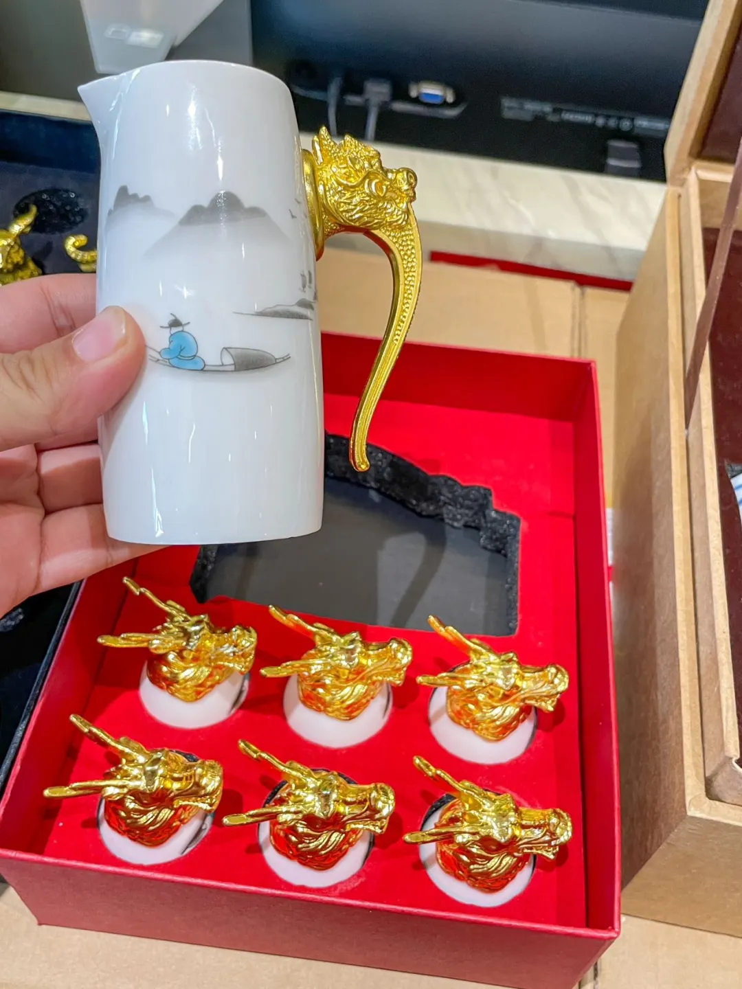 来了山西，都会爱上这一口汾酒！