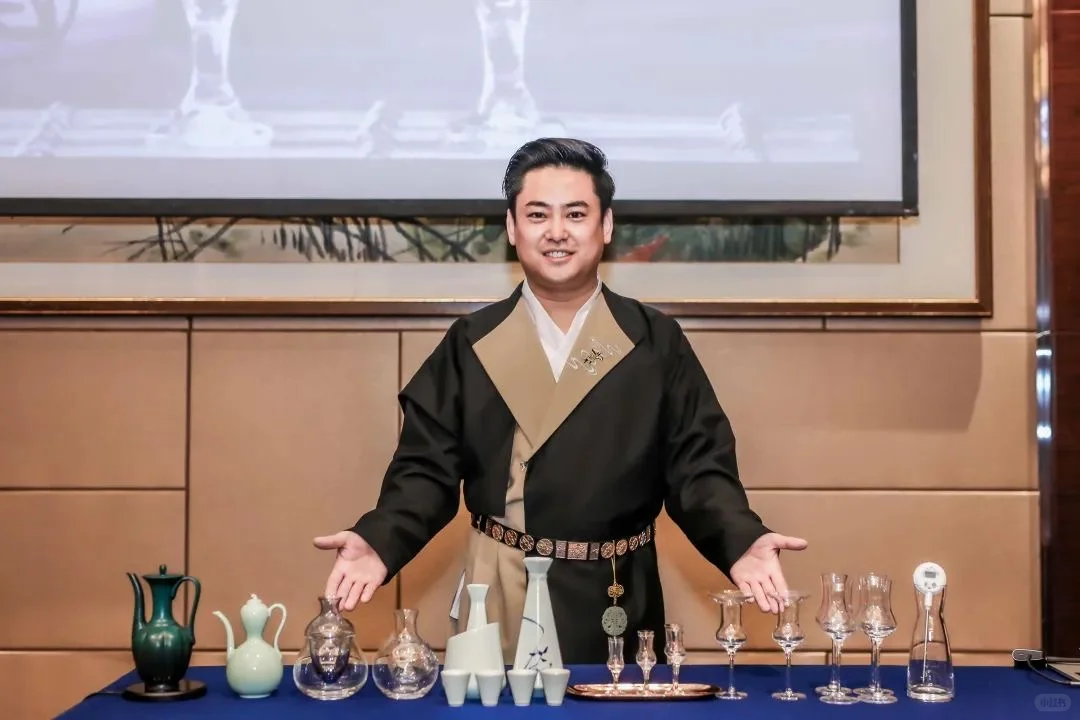 新时代下白酒终端体验的践行者--白酒侍酒师